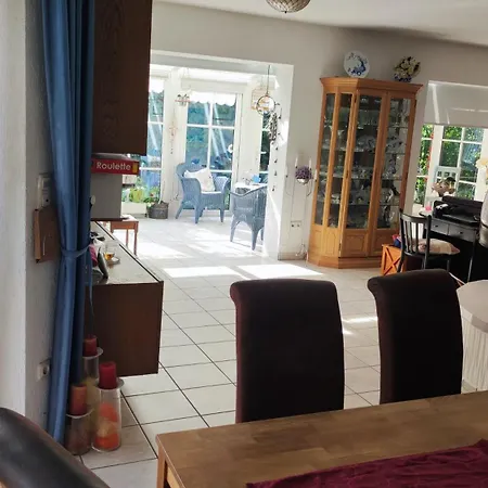 Ebert, Top-ausstattung Mit Garten, Terrasse & Wall-box Bei *