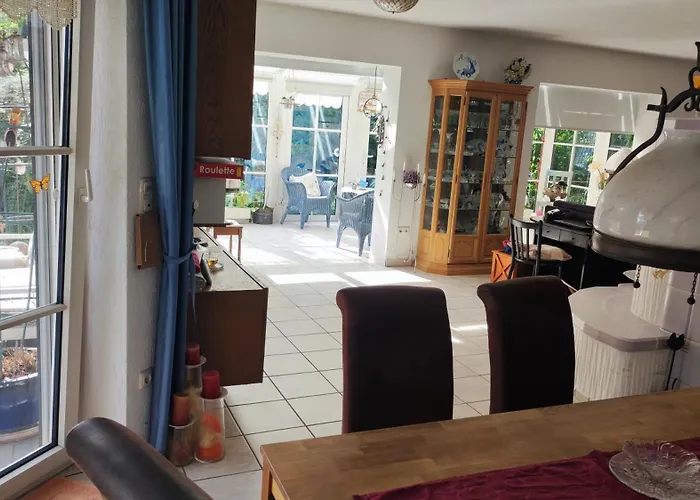 Ebert, Top-ausstattung Mit Garten, Terrasse & Wall-box Bei *