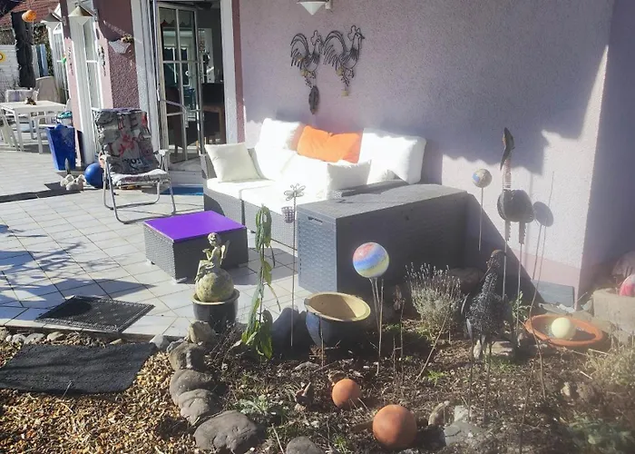 Ebert, Top-ausstattung Mit Garten, Terrasse & Wall-box Bei アパート